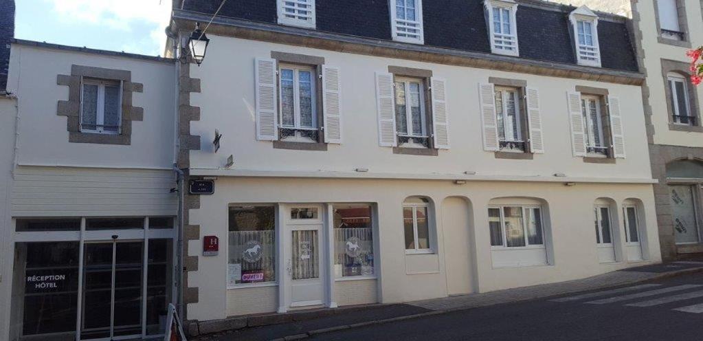 Hotel Du Cheval Blanc Saint-Pol-de-Léon Exterior foto